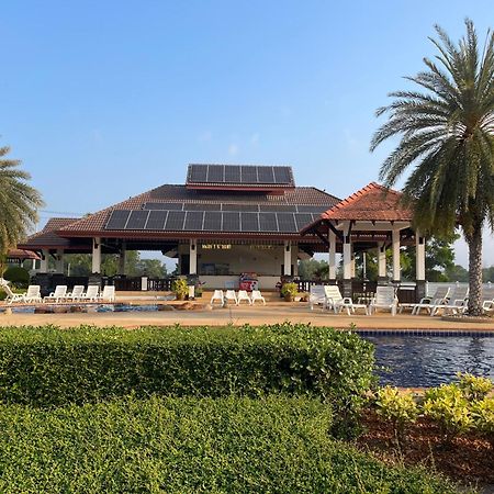 Seabreeze Villa Rayong Bagian luar foto