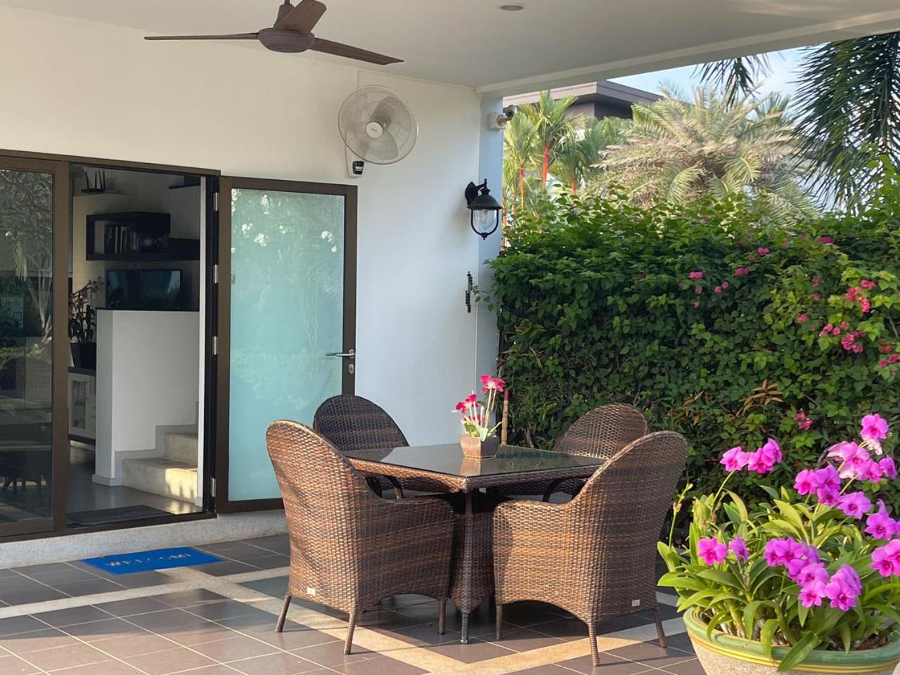 Seabreeze Villa Rayong Bagian luar foto